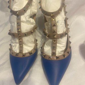 Blue 7 1/2  Valentino    pump